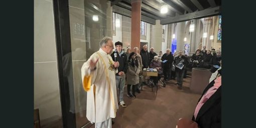 Einsegnung der Tageskapelle in St. Mariä Empfängnis durch Msgr. Rainer Fischer (Foto: Renate Kalide)